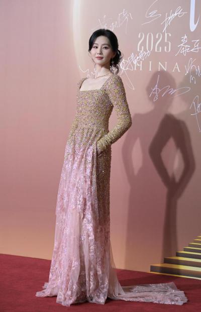 刘诗诗抹胸连身礼服全身现场生图照